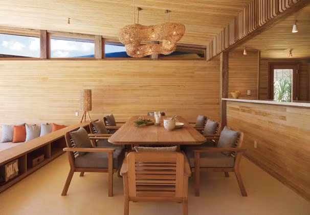 Six Senses Côn Đảo đã đoạt giải Công trình xây dựng và thiết kế xuất sắc nhất thế giới dành cho loại khách sạn dạng nhỏ tại giải thưởng International Commercial Property Awards 2010. Giá phòng tại đây có mức rẻ nhất từ 8.990.000 đồng/ đêm và giá cao nhất khoảng hơn 41.000.000 đồng/đêm. Ảnh: ivivu.com.