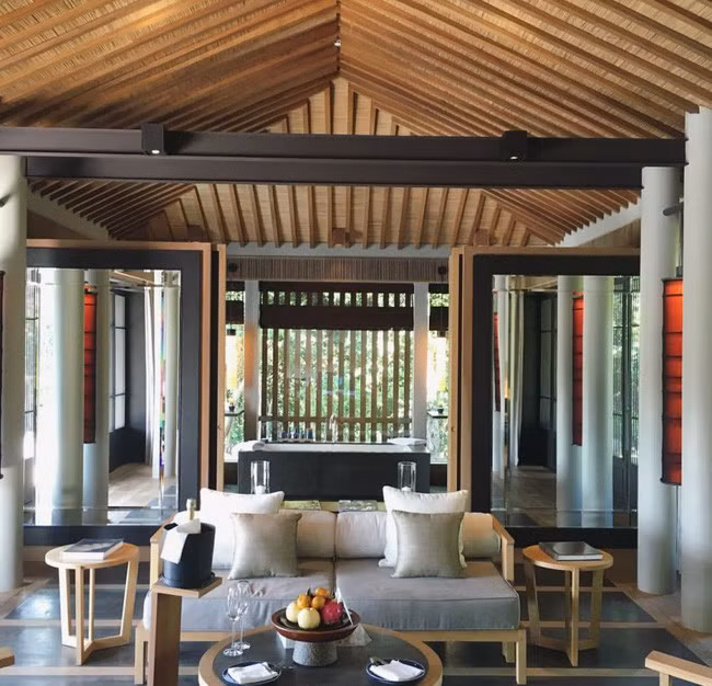 Với những view thiên nhiên siêu đẹp mà du khách có thể thoải mái đắm mình nơi đó như sông, hồ, núi, biển và rừng cây, toàn những cảnh đẹp tự nhiên trong lành hội tụ trong một khu nghỉ dưỡng cao cấp bậc nhất thế giới. Ảnh: @alfieman92.