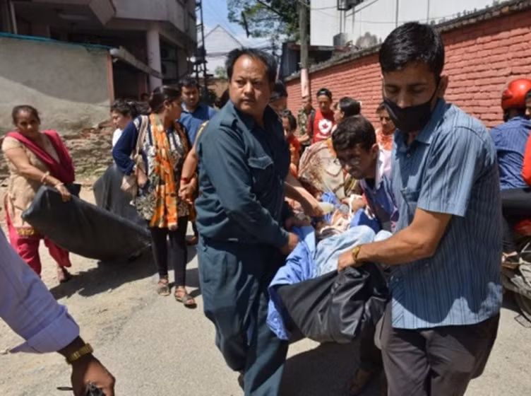 Nepal lai bi dong dat, it nhat 4 nguoi chet (*)