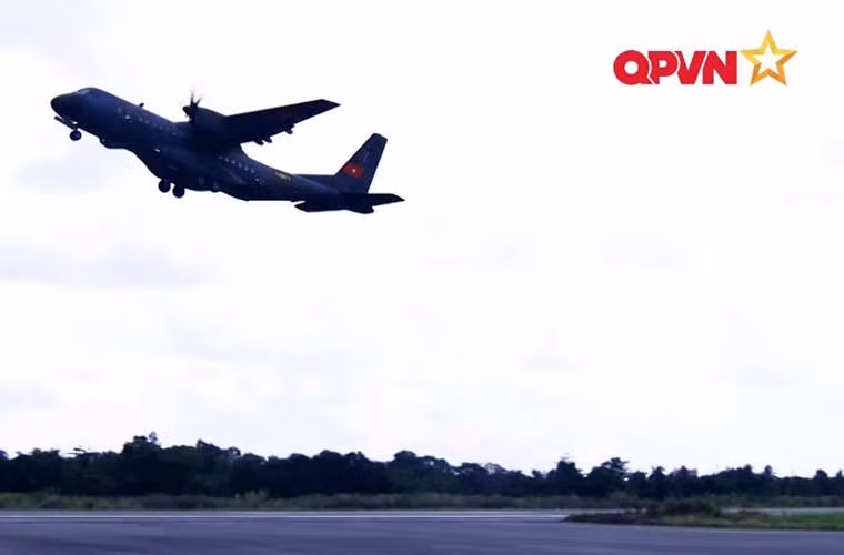 C-295 có trọng lượng cất cánh tối đa 23,2 tấn, chở được tối đa 9,25 tấn hàng hóa. Nguồn: Kênh QPVN