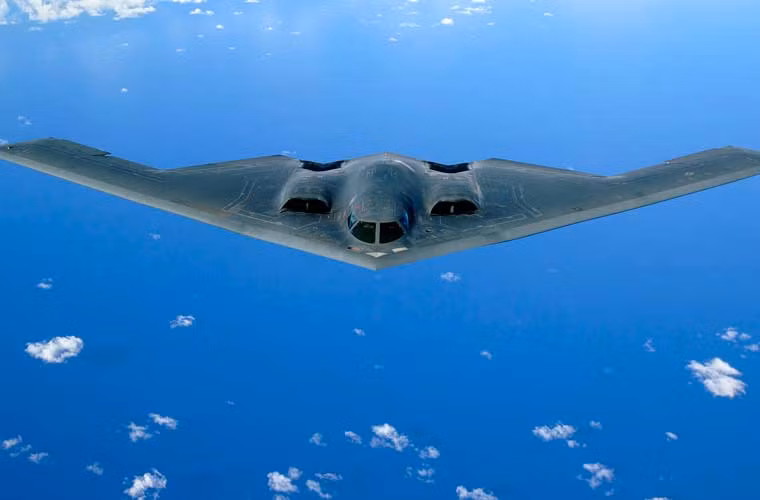 Không quân Mỹ đã điều ba máy bay ném bom B-2 Spirit tới căn cứ Andersen nằm trên đảo Guam. Hành động này được tuyên bố là tiếp tục thể hiện cam kết của Mỹ trở lại châu Á – Thái Bình Dương trong bối cảnh Trung Quốc trỗi dậy, có nhiều hành động khiến cộng đồng quốc tế quan ngại.