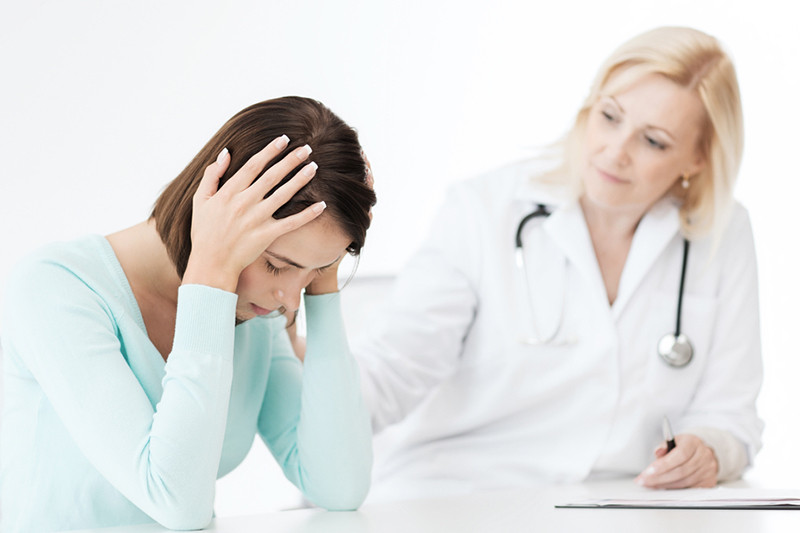 Tuy nhiên, nếu sự lo lắng xuất hiện thường xuyên, trở thành nỗi ám ảnh và gây khó khăn cho cuộc sống của bạn, hãy cân nhắc tới việc gặp bác sĩ tâm lí.