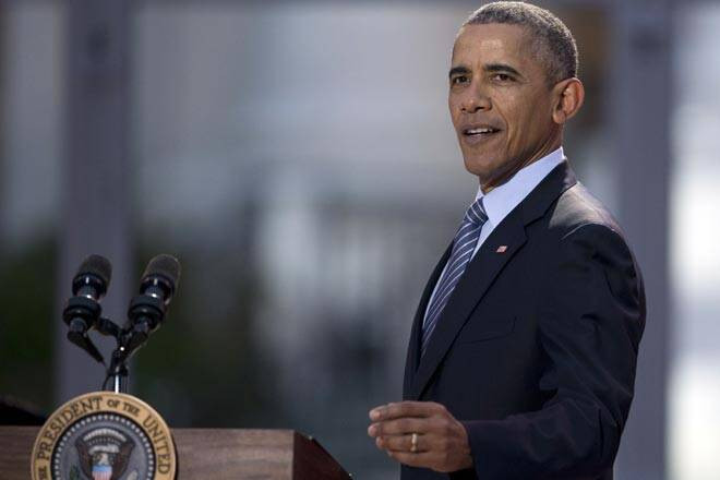 Thời niên thiếu, ông từng làm việc ở tiệm kem Baskin-Robbins. Vị tổng thống thứ 44 của nước Mỹ không uống cà phê và hiếm khi uống rượu. Ảnh: Reuters.