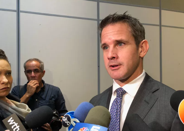 Nghị sĩ Adam tốt nghiệp trường Đại học bang Illinois vào năm 2000. Ông từng làm việc trong văn phòng cựu Thượng nghị sĩ Mỹ Peter Fitzgerald ngay sau khi tốt nghiệp đại học. Ảnh: CST.