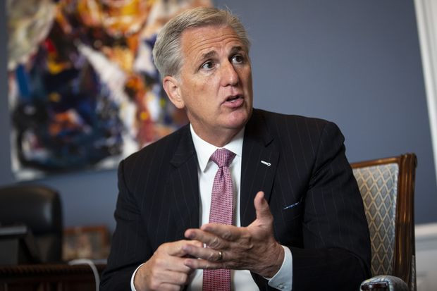 Kevin McCarthy từng làm việc cho dân biểu Bill Thomas trong khoảng thời gian từ năm 1987 đến 2002. Ảnh: WSJ.