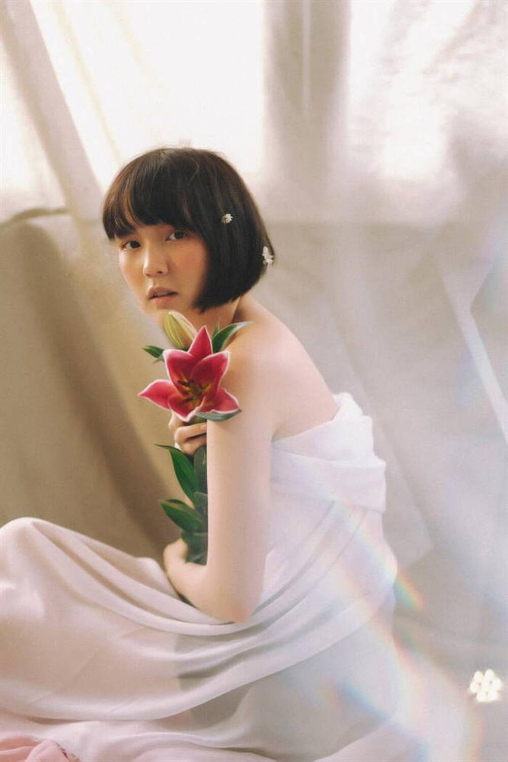 Chiec dam Hai Tu dien khi sanh doi ben Son Tung bong chay hang-Hinh-3