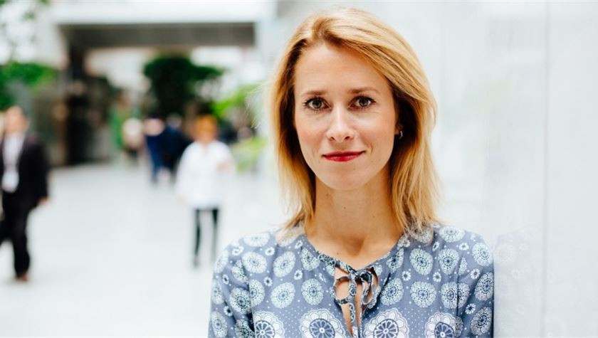 Bà Kallas tốt nghiệp cử nhân ngành Luật của trường Đại học Tartu năm 1999. Từ năm 2007, bà theo học trường Kinh doanh Estonia, lấy bằng Thạc sĩ Quản trị Kinh doanh năm 2010. Ảnh: ER.