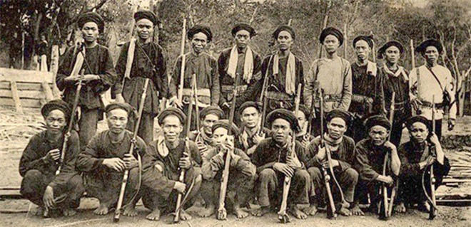 Cuộc khởi nghĩa chống Pháp kéo dài gần 30 năm ở Bắc Giang do Hoàng Hoa Thám lãnh đạo là khởi nghĩa Yên Thế (1884-1913). Hoàng Hoa Thám đã tập hợp và rèn luyện những con người tầm thường thành đội ngũ mạnh mẽ để chống lại thực dân Pháp xâm lược. Địa bàn cuộc khởi nghĩa tập trung ở vùng Yên Thế, tỉnh Bắc Giang.