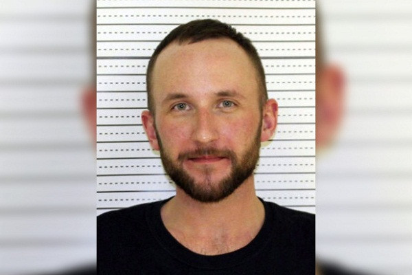 Sep cu bi doa giet vi khong dong y ket ban tren Facebook