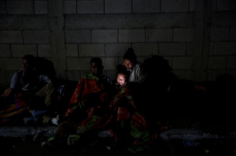 Trước đó, này 16/1, nhà chức trách Guatemala cho biết họ đã trục xuất gần 1.000 thành viên của đoàn di cư, trong đó có gần 200 trẻ em.