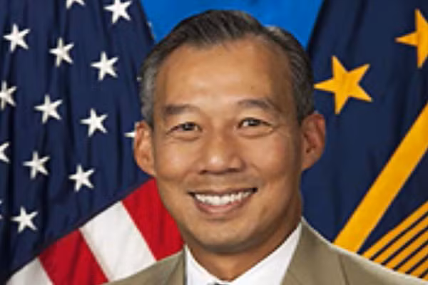 Tong thong Joe Biden bo nhiem mot nguoi goc Viet lam quyen bo truong