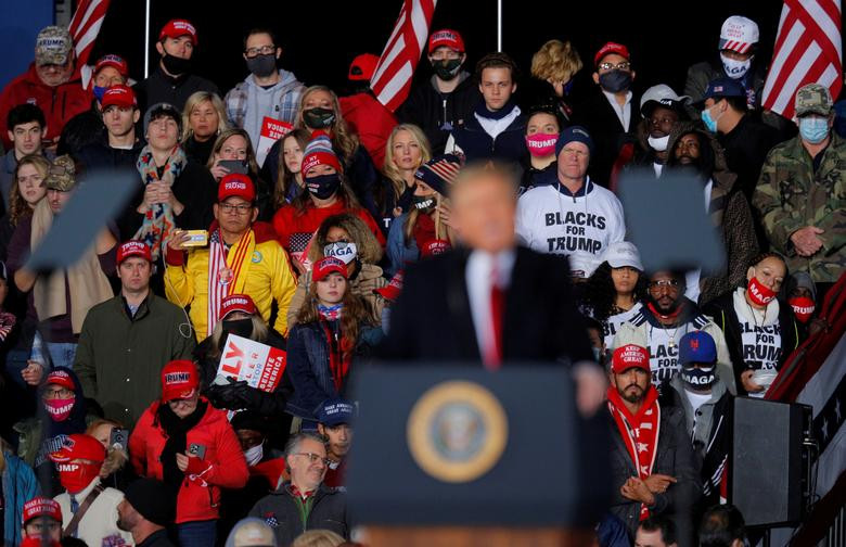 Do tầm quan trọng của cuộc đua, Tổng thống Trump và Tổng thống đắc cử Joe Biden đều đã tới bang Georgia vào ngày 4/1 trong những nỗ lực cuối cùng nhằm giúp ứng viên của đảng mình.