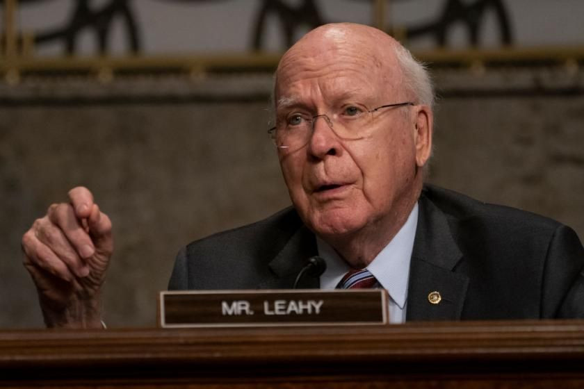 Thượng nghị sĩ Patrick Leahy sinh ngày 31/3/1940 tại Montpelier, bang Vermont (Mỹ). Ông tốt nghiệp cử nhân ngành Khoa học Chính trị của trường Đại học Saint Michael năm 1961 và nhận bằng Luật của trường Đại học Georgetown năm 1964. Ảnh: YN.