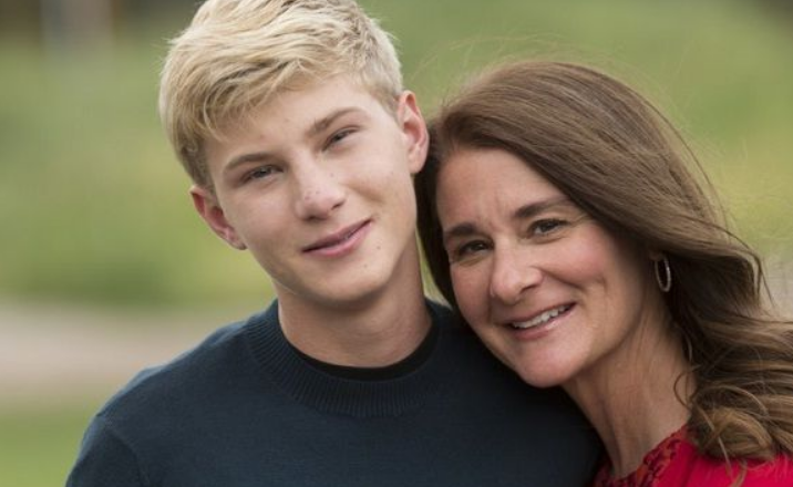 Theo ABTC, Rory John Gates rất thân thiết với các thành viên trong gia đình, đặc biệt là mẹ, bà Melinda Gates. Là con trai duy nhất trong gia đình, Rory được mọi người trong nhà, kể cả chị gái, hết mực cưng chiều. Ảnh: DS.