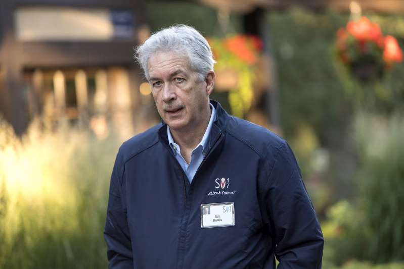 Ông William Burns sinh ngày 11/4/1956 tại Fort Bragg, North Carolina, Mỹ. Ông tốt nghiệp cử nhân ngành Lịch sử tại trường Đại học La Salle, tiếp đến ông lấy bằng Thạc sĩ và Tiến sĩ ngành Quan hệ quốc tế của trường St Johns thuộc Đại học Oxford. Ảnh: NBC News.