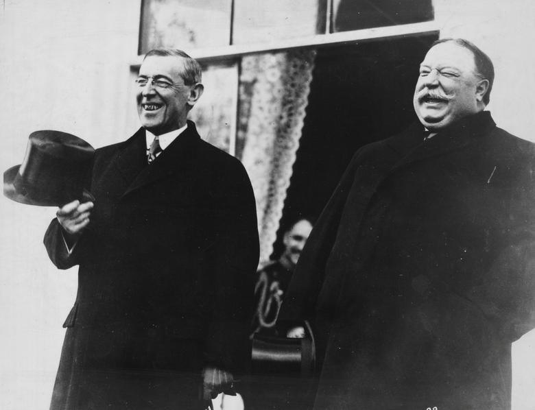 Tổng thống đắc cử Woodrow Wilson và Tổng thống William Howard Taft ở Nhà Trắng trước khi khởi hành tới lễ nhậm chức của ông Wilson vào tháng 3/1913.
