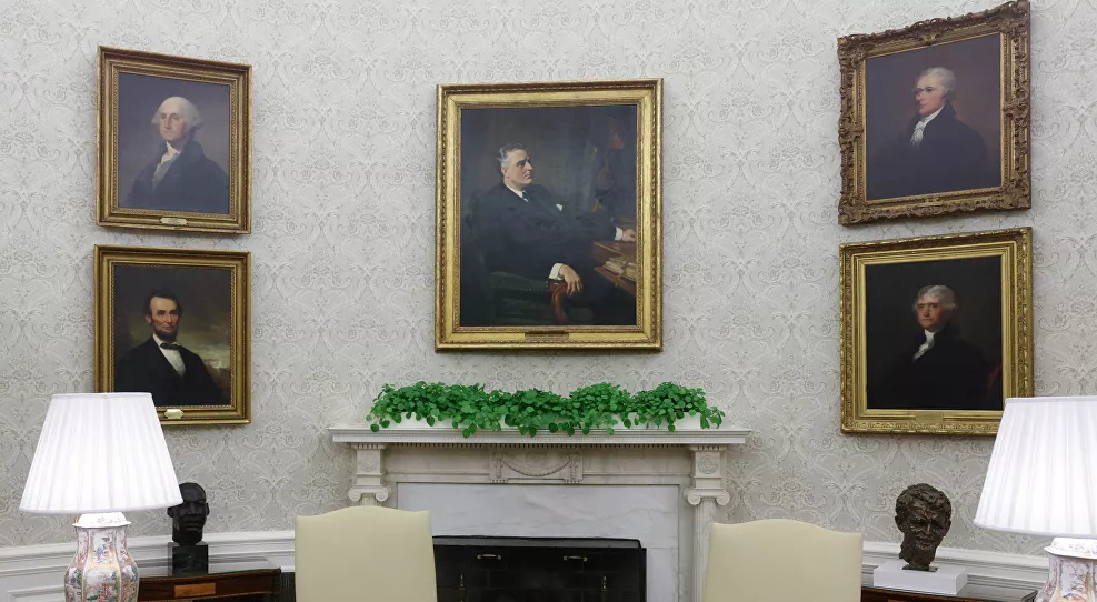 Ảnh chân dung các vị lãnh đạo và nhân vật lịch sử được treo trong Phòng Bầu dục của Nhà Trắng thời Tổng thống Biden. Ảnh chụp ngày 21/1/2021.