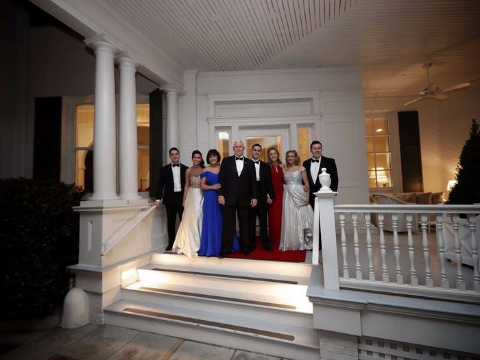 Gia đình Phó Tổng thống Mỹ Mike Pence chuyển vào biệt thự Đài quan sát số 1 từ tháng 1/2017.