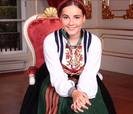 Công chúa Ingrid Alexandra hiện đứng thứ hai trong danh sách thừa kế ngai vàng Na Uy, sau cha cô - Thái tử Haakon. Ảnh: Instagram. 