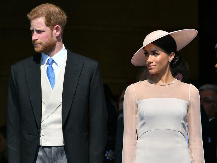 Họ khá bận rộn với dự định riêng sau khi rời khỏi Hoàng gia Anh. Ngày 20/4/2020, Công tước và nữ Công tước xứ Sussex chính thức cắt đứt toàn bộ mối quan hệ với 4 tờ báo Anh, bao gồm the Sun, the Daily Mail, the Daily Mirror, và the Daily Express.