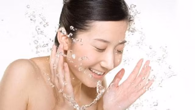 Mach ban cach cham soc da nhon ngay mua am