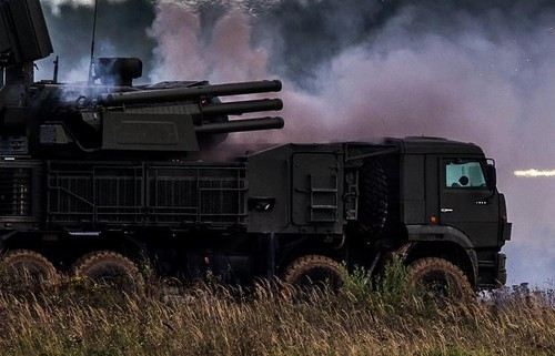 Chính vì vậy, Pantsir-S1 chỉ đóng vai trò quan trọng trong việc đối phó với tên lửa hành trình (vũ khí thường được Mỹ dùng khi mở màn một cuộc chiến) nhưng lại không phải là yếu tố quyết định đến thành công của chiến dịch chống tập kích đường không và tên lửa hành trình của Mỹ.