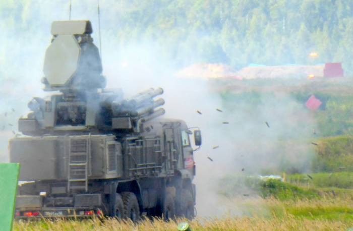 Bởi bản thân Pantsir-S1 là hệ thống phòng không tầm ngắn, thấp nên phạm vi hiệu dụng của radar của nó là rất thấp, không thể giúp các hệ thống này phát hiện sớm các vụ tấn công của tên lửa hành trình từ khi cuộc tấn công bắt đầu.