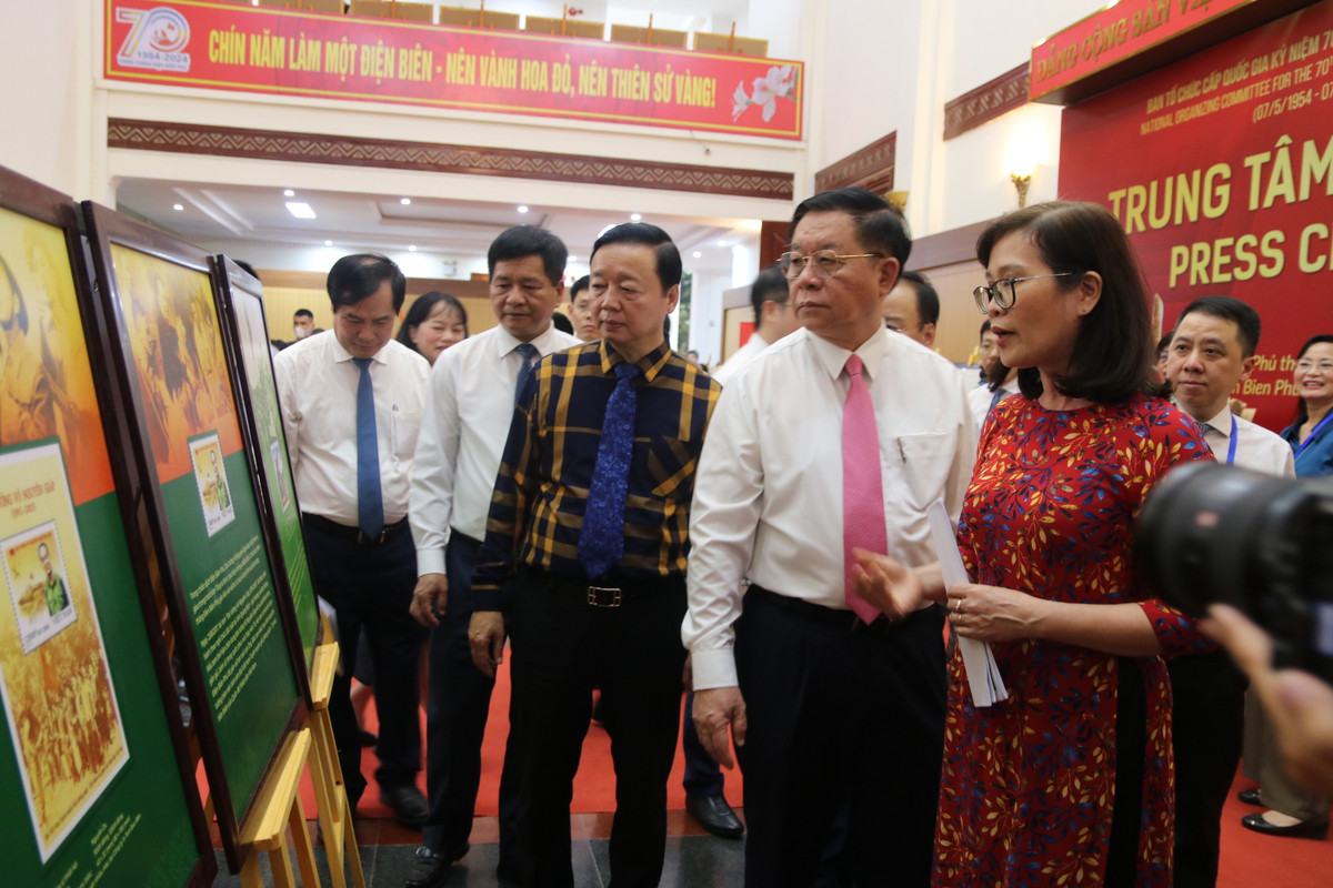 Phat hanh bo tem dac biet ky niem 70 nam Chien thang Dien Bien Phu-Hinh-3