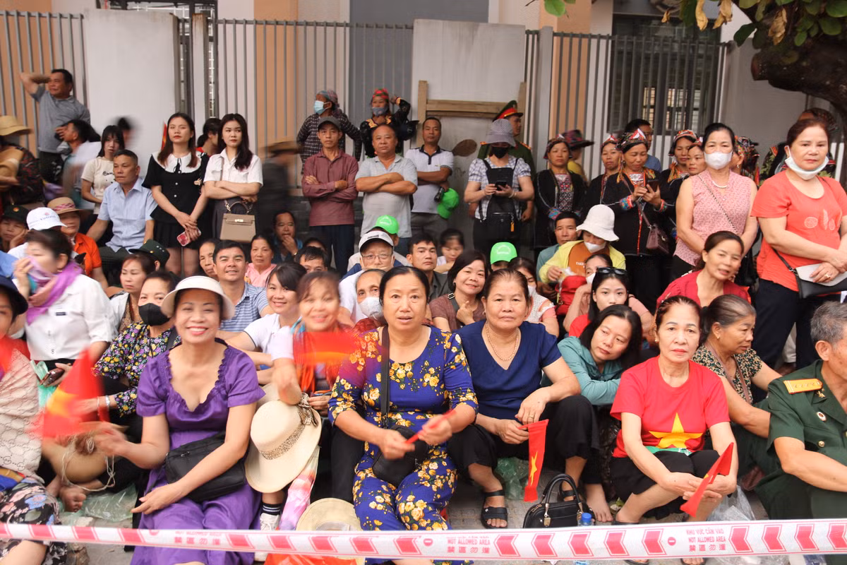 Nhiều người, thậm chí đã dậy từ 3-4h sáng để chuẩn bị cho ngày đại lễ.