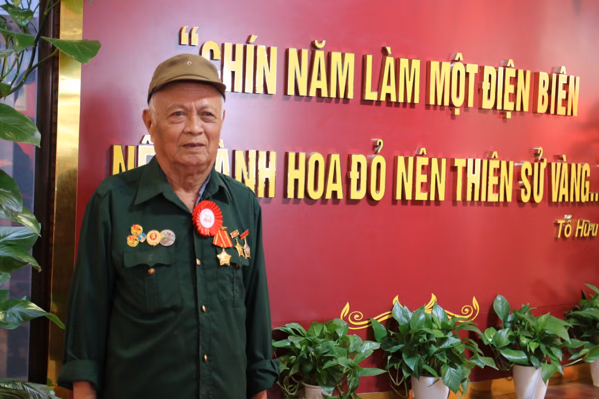 Xuc dong ky uc Dien Bien Phu cua cuu chien binh 103 tuoi