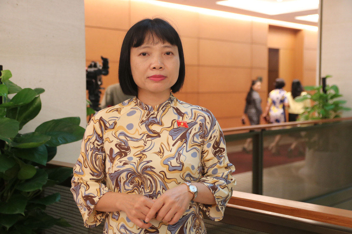 Chau be bi bo quen tren xe: Su tac trach cua nguoi lon la toi ac