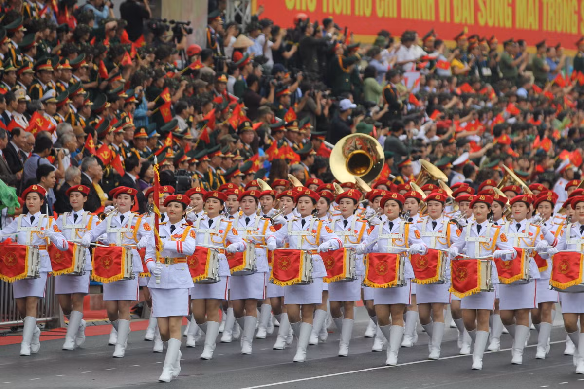 Khối nữ quân nhạc.