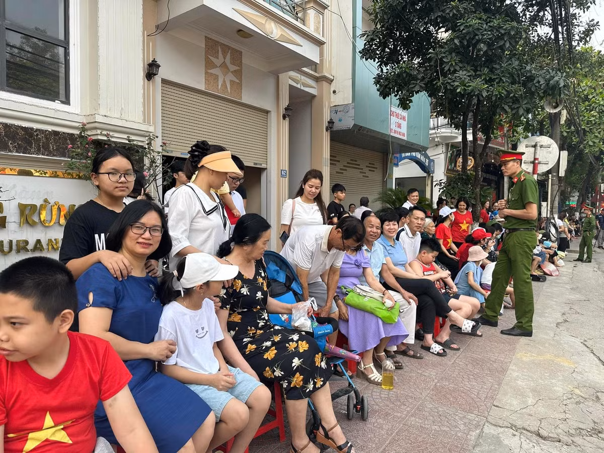 Lực lượng công an cũng làm việc "hết công suất".