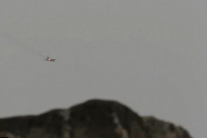 Nguyên mẫu T-8 của Su-25 bay chuyến đầu vào tháng 2-1975, nhưng sau đó Liên Xô đã thay đổi một số chi tiết trước khi sản xuất loạt.