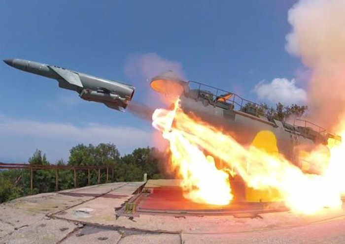 Dựa vào vận tốc Mach 1,4 và đầu đạn rất lớn, tên lửa Progress có thể đánh chìm khu trục hạm hạng nặng chỉ với duy nhất một phát bắn, nhưng nó cũng có nhược điểm là kích thước cồng kềnh, độ cao hành trình lớn, tính linh hoạt thấp, dẫn tới dễ bị phát hiện và bắn hạ.