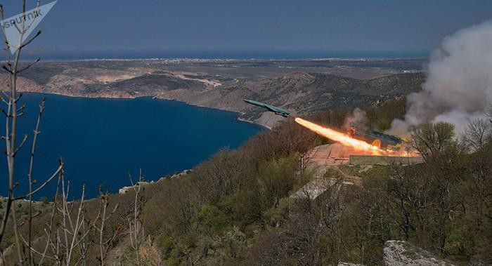 Tuy vậy hiện nay hải quân Nga đã có những hệ thống tên lửa bờ tối tân hơn nhiều như Bastion-P hay Bal, chính vì vậy vai trò của Utes theo tờ báo Mỹ nhận xét chỉ còn để làm “bia bay” cho phòng không hạm tàu tập bắn chứ khó mà đảm nhiệm được vai trò ban đầu.