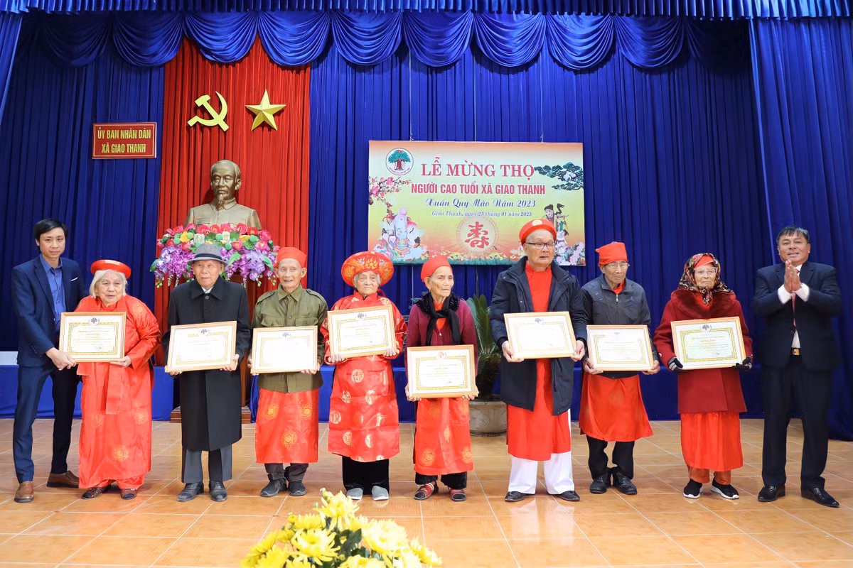 Mung tho dau nam – net dep o lang que Bac Bo