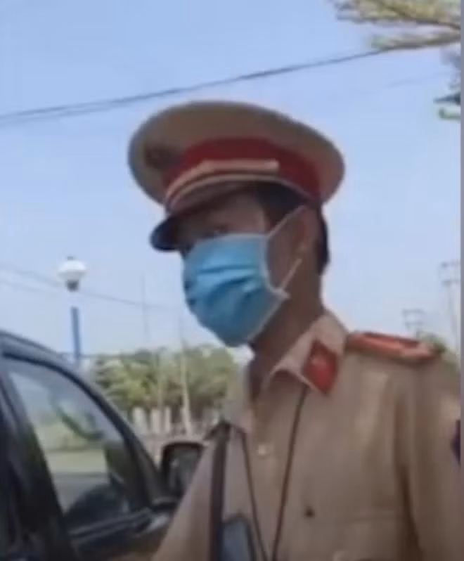 Tin nong ngay 11/12: Lo gia ve “dong thac loan” dong tinh nam-Hinh-2