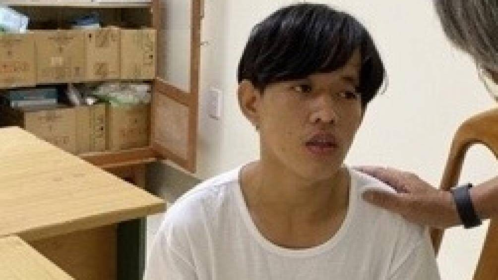  Nam thanh niên "giao cấu đồng giới" với 4 bé trai: Phạm Chí Cường (21 tuổi, ngụ huyện Cao Lãnh, tỉnh Đồng Tháp) bị 1 cán bộ của Trung tâm Bảo trợ xã hội tỉnh Cà Mau "tố" có hành vi hiếp dâm, dâm ô nhiều trẻ em cùng sống tại Trung tâm. Trong đó, trẻ nhỏ nhất là 8 tuổi, lớn nhất là 15 tuổi. Hôm nay, Công an tỉnh Đồng Tháp đang tạm giữ Cường để điều tra về 2 hành vi “dâm ô” và “cưỡng ép giao cấu đồng giới”.