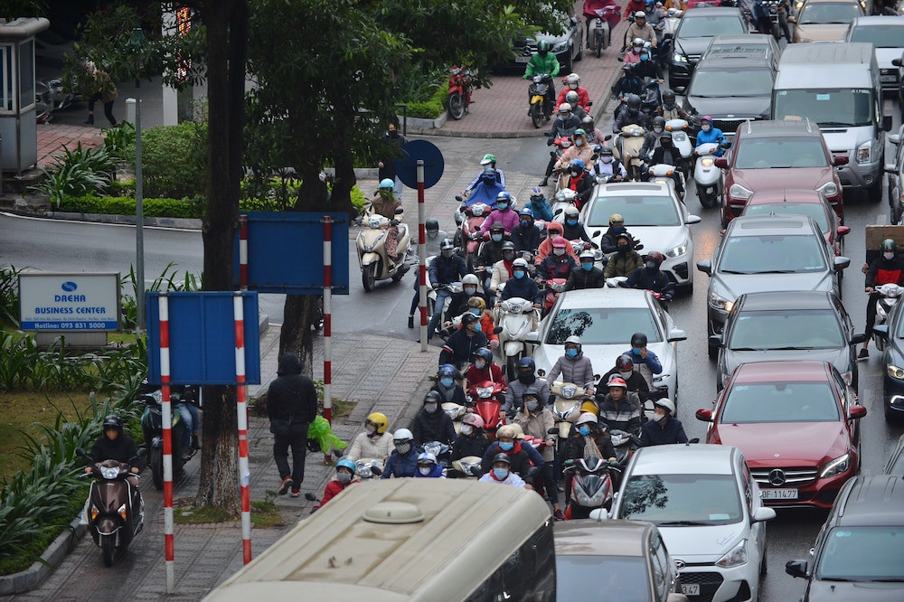 Nhiet do bat ngo xuong thap, nguoi Ha Noi co ro trong gio lanh