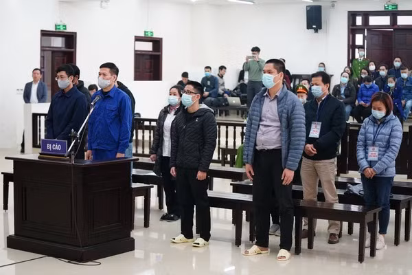 Loi khai ve suc ep cua cuu Giam doc Trung tam CDC Ha Noi