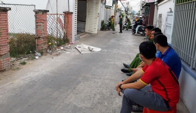  Nổ súng lúc rạng sáng, 1 người nguy kịch: Khoảng 1h30 ngày 10/12, người dân trong hẻm Lê Lâm nghe tiếng nổ lớn và phát hiện 2 nhóm thanh niên đang bắn nhau. Tiếp đó, họ nghe có nhiều tiếng súng nổ liên tiếp trước căn nhà trên đường Lê Thị Hồng Gấm, TP Mỹ Tho, tỉnh Tiền Giang, người dân phát hiện Nguyễn Ngọc T. Đ. (29 tuổi, chủ căn nhà trên) bị thương nặng. Sau đó, Đ. được đưa đi cấp cứu rồi chuyển lên Bệnh viện Chợ Rẫy (TP.HCM) tiếp tục điều trị.