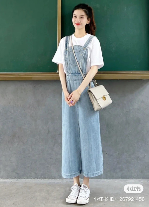 Trước những ồn ào, cô Đan Đan từng nhiều lần lên tiếng đáp trả. Cô cho hay mình là cô giáo nhưng đồng thời cũng là người yêu thích thời trang.