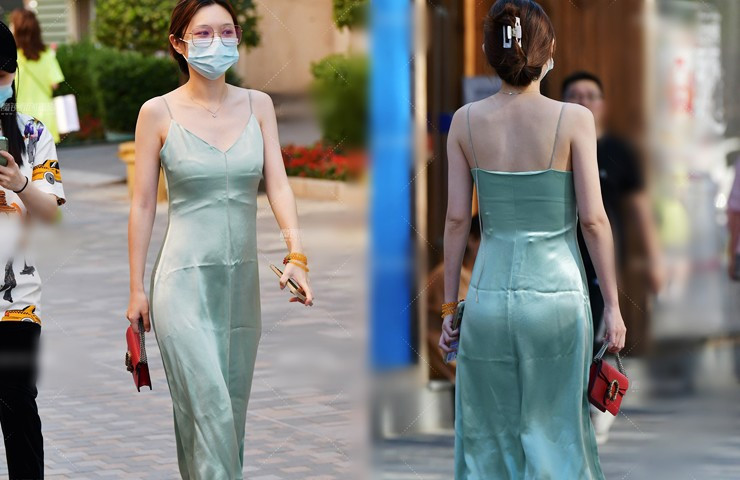 Khi đi ra ngoài, bạn cũng nên kiểm tra lại trang phục một lần nữa. Tránh trường hợp mặc váy lụa nhưng lộ toàn đường gấp như cô gái này. Không nên chọn những thiết kế có cổ xẻ quá sâu khi đi dạo phố, gây phản cảm.