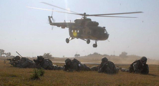 Nham chien dau co Pakistan, ten lua An Do ban ha may bay quan minh