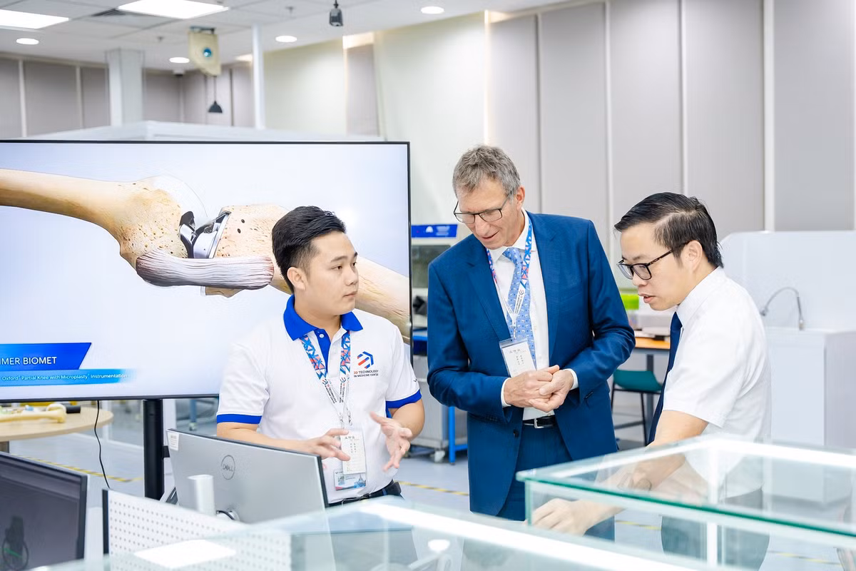 VinUni to chuc hoi thao ve dot pha cua cong nghe 3D trong phau thuat-Hinh-2