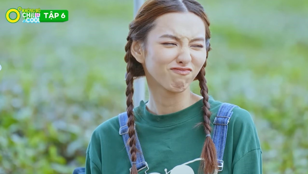 Hoa hau Thuy Tien cuc chill khi hat Gui anh xa nho trong ngay sinh nhat Quang Linh Vlog tai show nhac Khong Do-Hinh-4