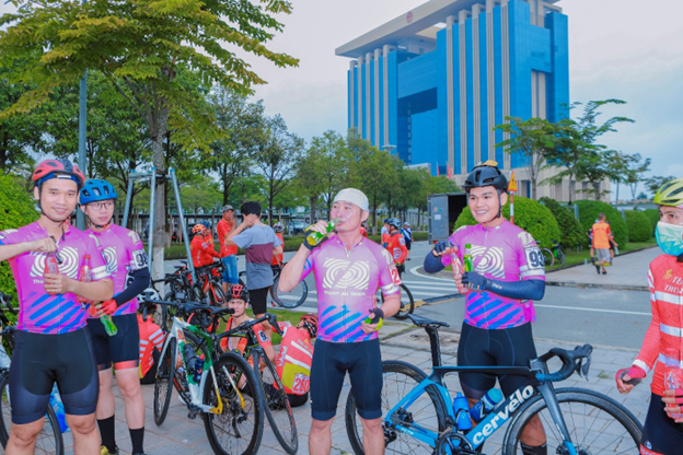 Hang tram tay dua gop mat tai chang cuoi cua mua giai xe dap Truyen hinh Binh Duong lan thu IX nam 2022 Cup Number 1