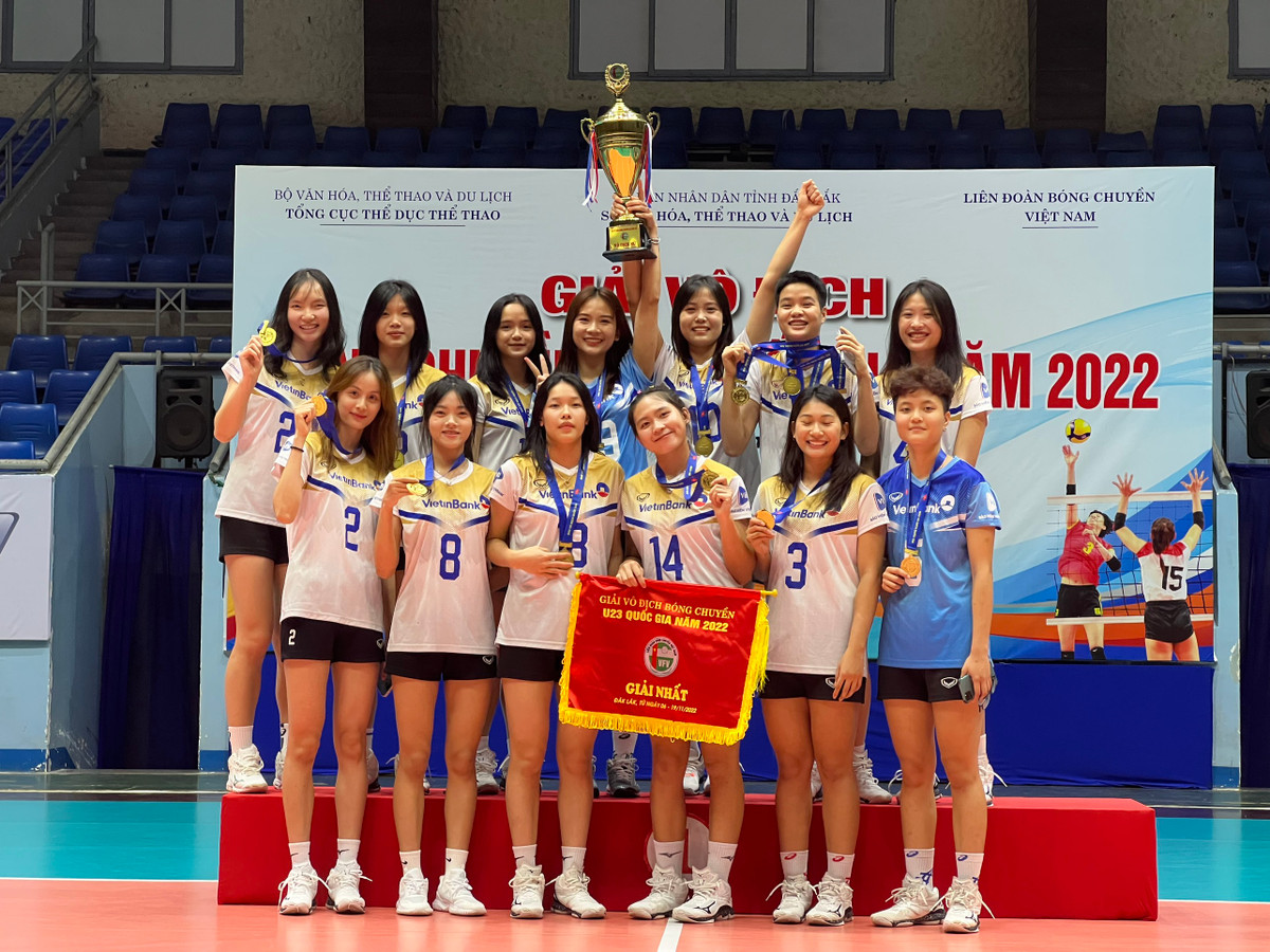 Bong chuyen nu VietinBank bao ve ngoi vo dich bong chuyen U23 Quoc gia-Hinh-2