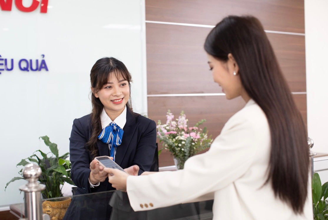 EVNHANOI tao thuan loi cho khach hang trong viec thanh toan tien dien moi luc, moi no